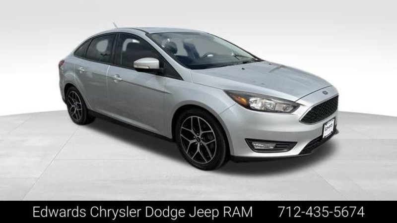 Used 2017 Ford Focus SEL image 1