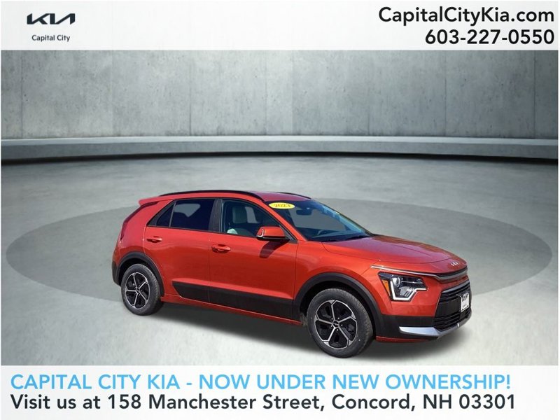 Certified 2023 Kia Niro EX image 1