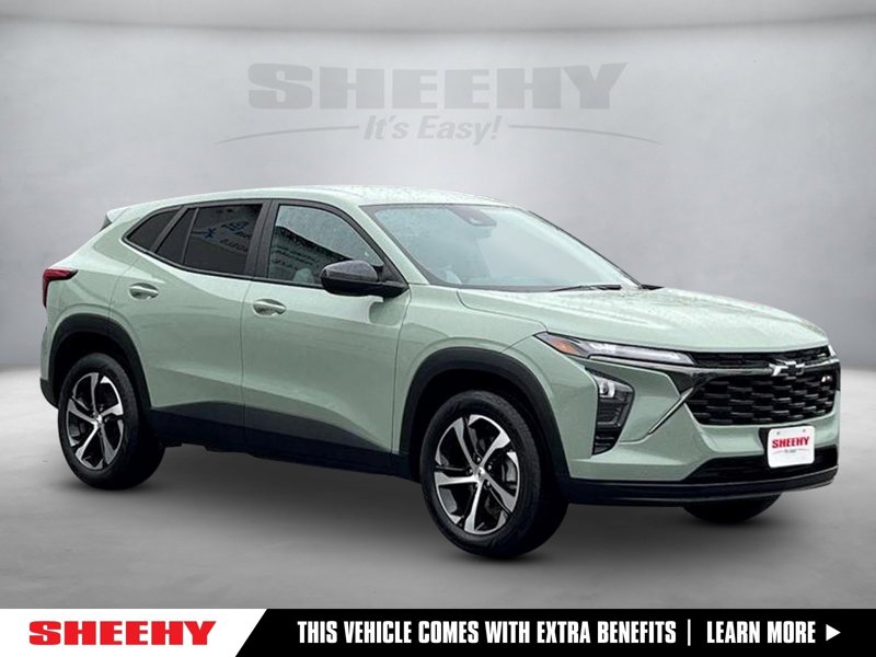 Certified 2024 Chevrolet Trax RS w/ Driver Confidence Package image 1