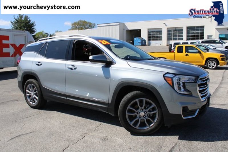 Certified 2024 GMC Terrain SLT image 1