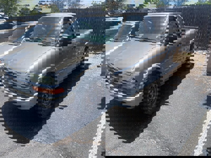 Used 2003 Chevrolet S10 Pickup LS image 1