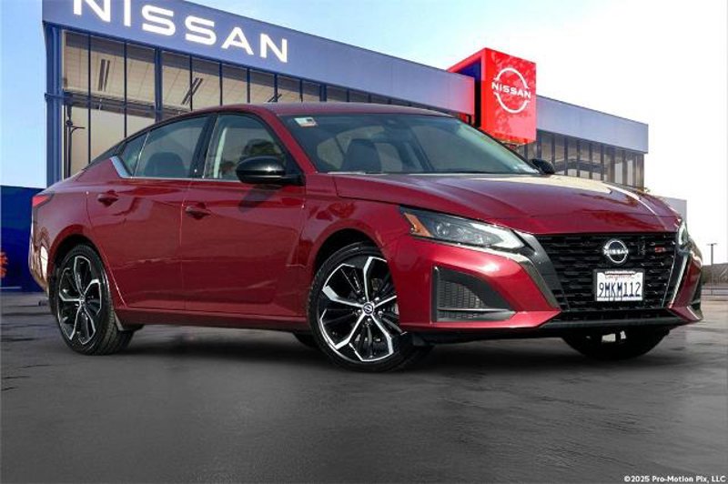 Certified 2024 Nissan Altima 2.5 SR image 1