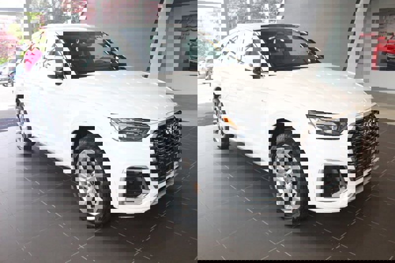 Certified 2025 Audi Q5 2.0T Premium Plus image 1