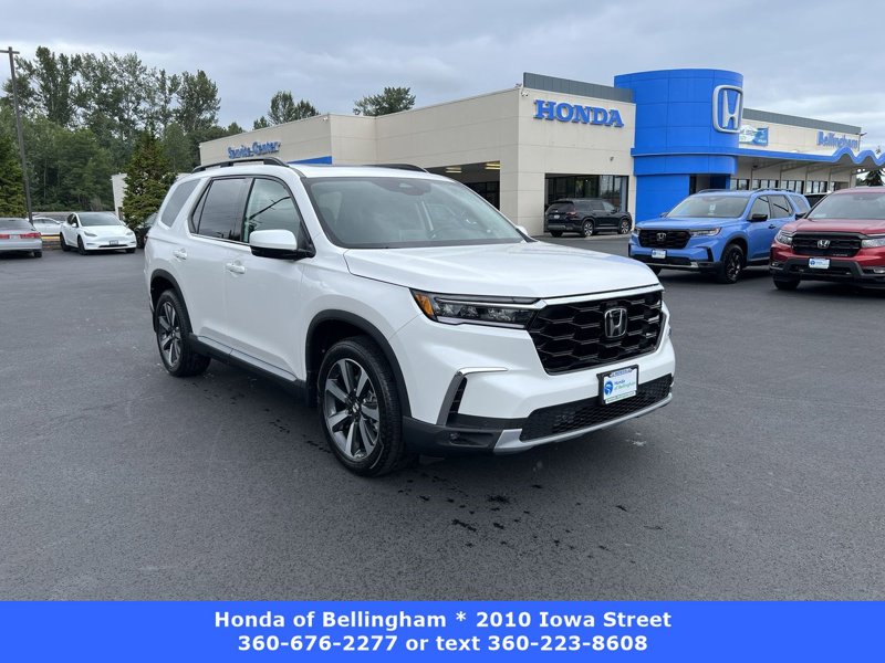 Certified 2025 Honda Pilot Touring image 1