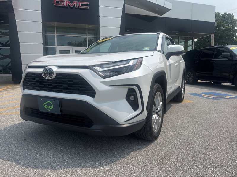 Used 2023 Toyota RAV4 XLE Premium image 1