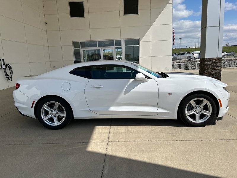 Certified 2024 Chevrolet Camaro LT image 1