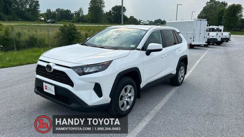 Certified 2022 Toyota RAV4 LE image 1
