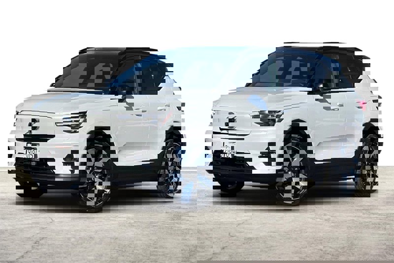 Certified 2023 Volvo XC40 Recharge Ultimate image 1