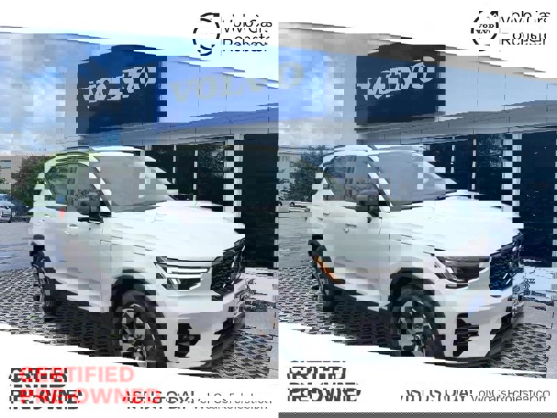 Certified 2023 Volvo XC40 B5 Plus w/ Driver Assist Package image 1