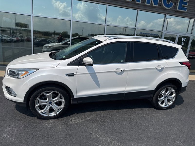 Used 2019 Ford Escape Titanium image 1