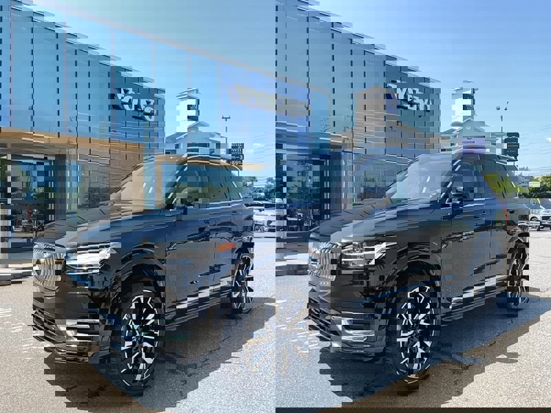 Certified 2024 Volvo XC90 B5 Plus image 1