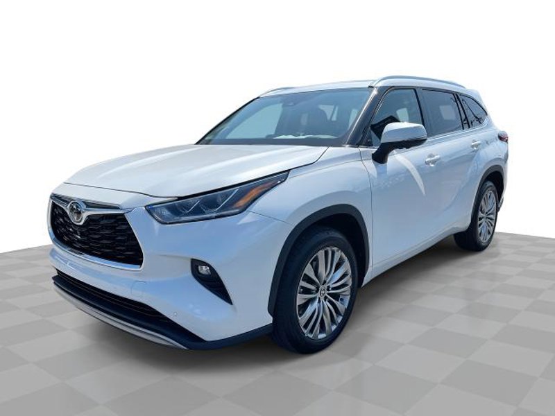 Used 2023 Toyota Highlander Platinum image 1