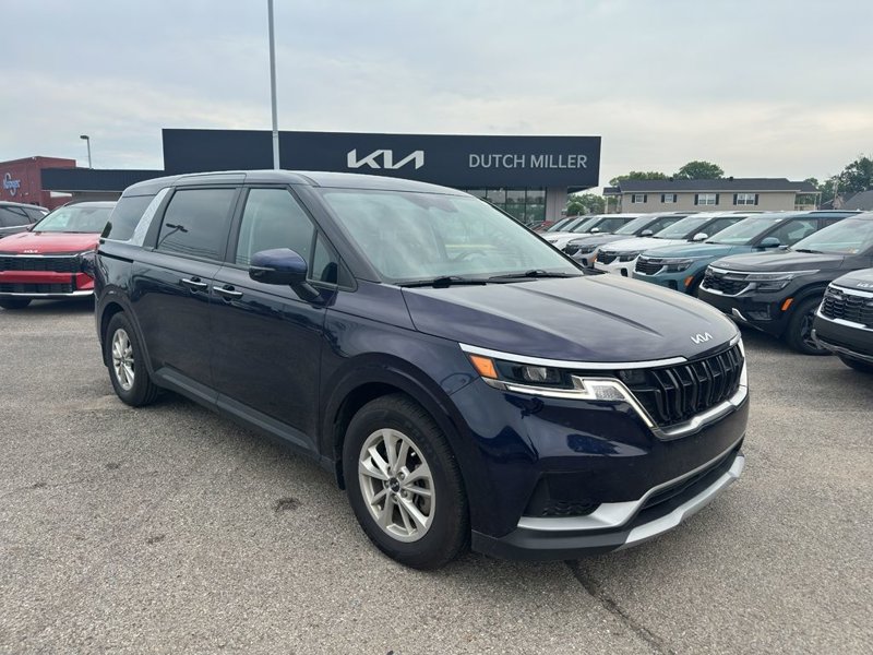Certified 2023 Kia Carnival LX image 1