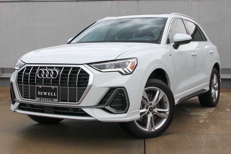 Certified 2024 Audi Q3 2.0T Premium Plus w/ Premium Plus Package image 1