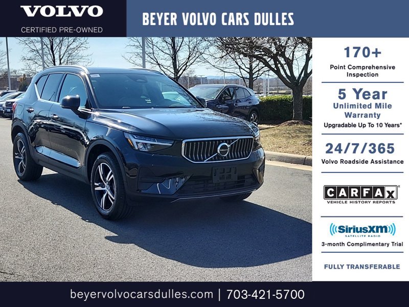 Certified 2025 Volvo XC40 B5 Core image 1