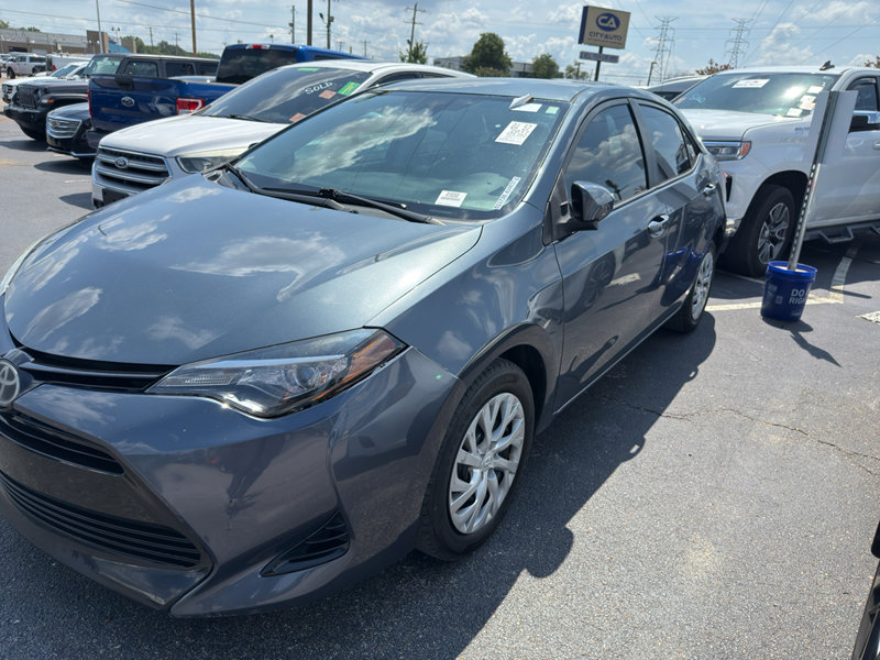 Used 2017 Toyota Corolla LE image 1