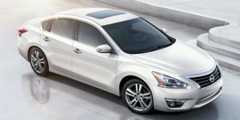 Used 2015 Nissan Altima 2.5 SV w/ Convenience Package image 1