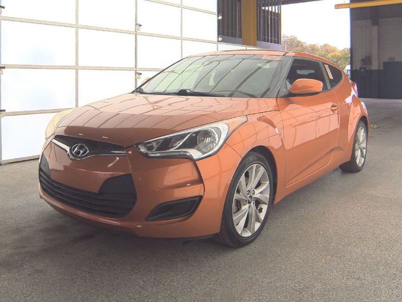 Used 2016 Hyundai Veloster image 1