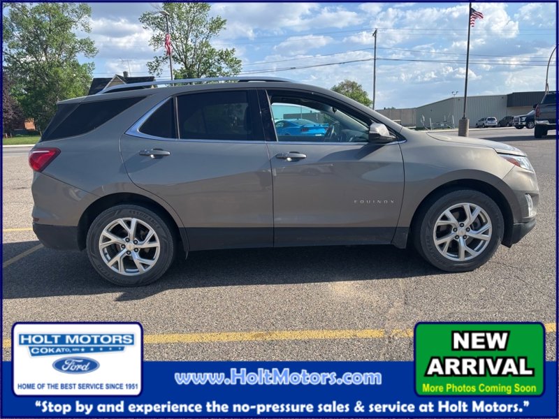 Used 2018 Chevrolet Equinox LT image 1