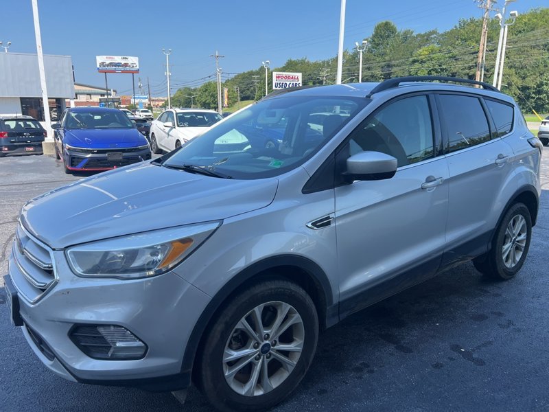 Used 2018 Ford Escape SE image 1