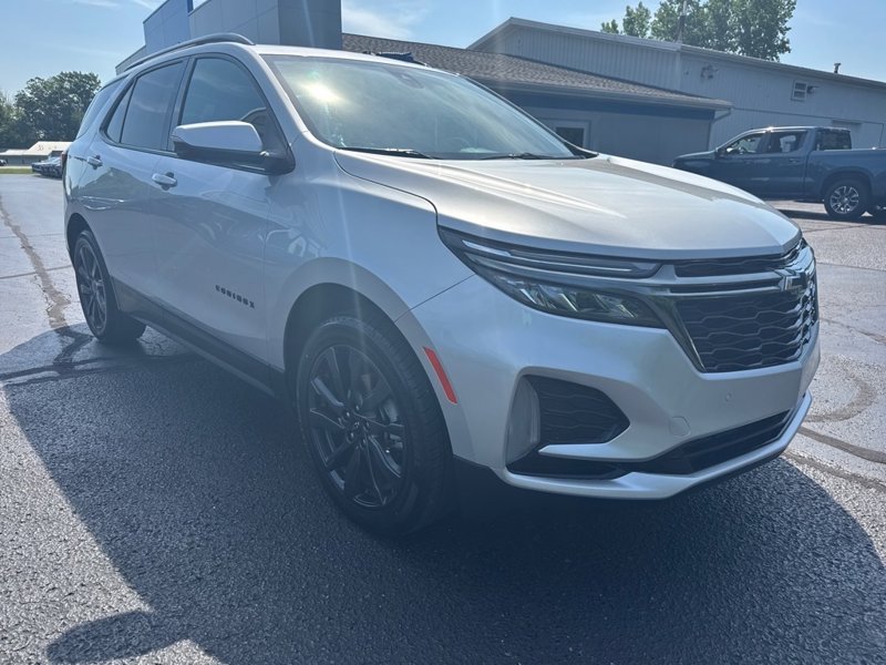 Certified 2022 Chevrolet Equinox RS w/ Infotainment Package image 1