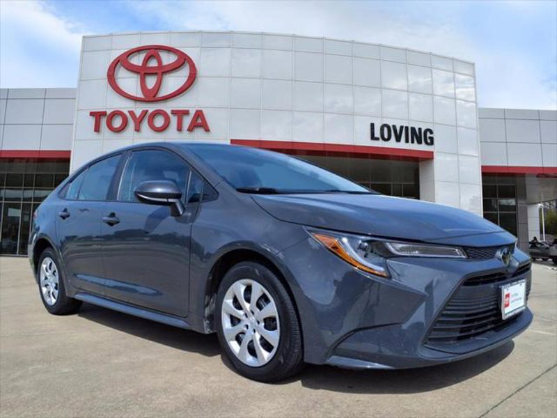 Certified 2024 Toyota Corolla LE image 1