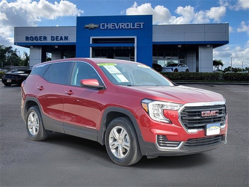 Certified 2024 GMC Terrain SLE image 1