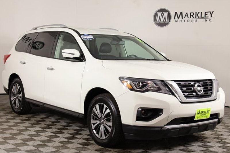 Used 2019 Nissan Pathfinder SL image 1