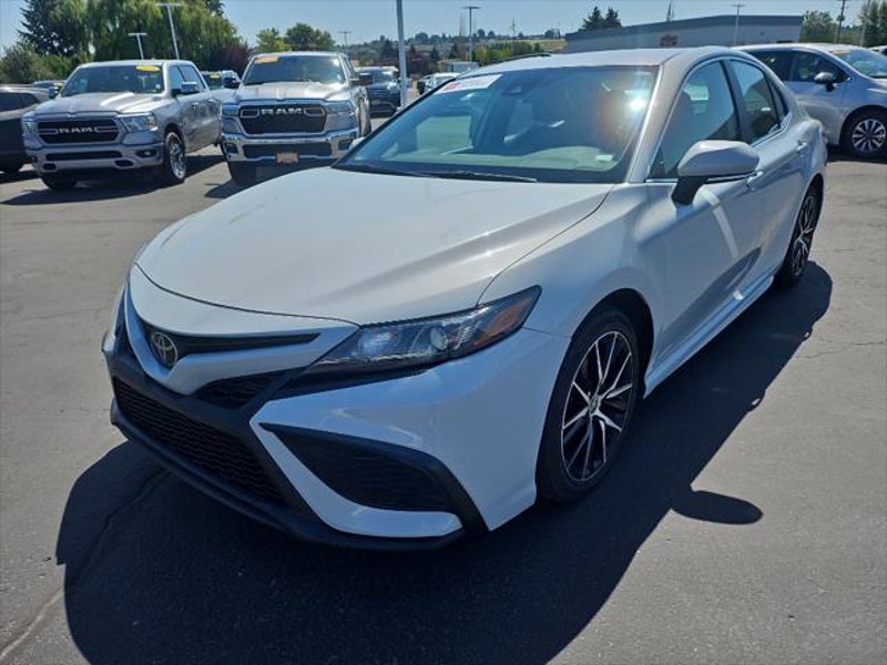 Certified 2023 Toyota Camry SE image 1