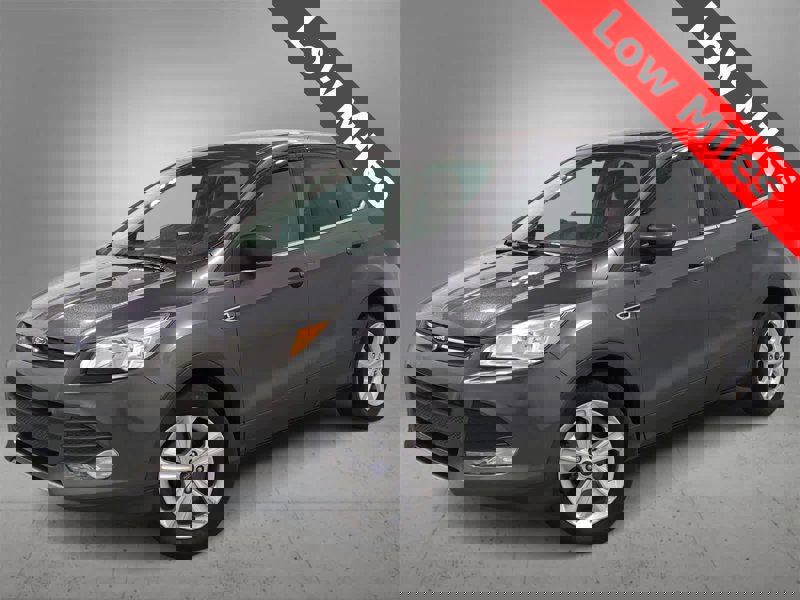 Used 2016 Ford Escape SE image 1