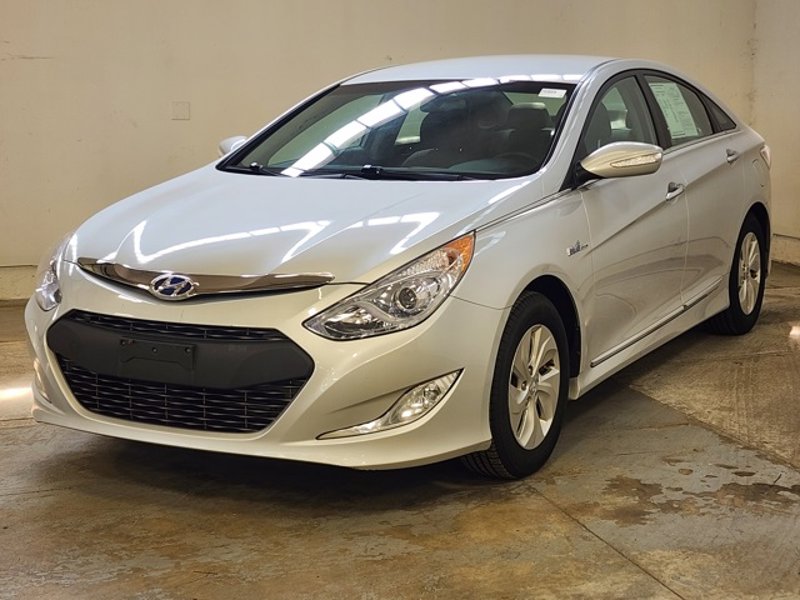 Used 2015 Hyundai Sonata Hybrid image 1