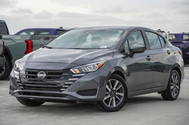Certified 2023 Nissan Versa SV image 1