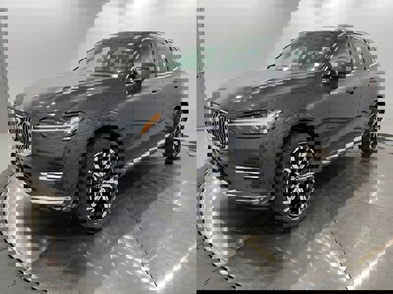 Certified 2022 Volvo XC60 B5 Inscription w/ Climate Package image 1