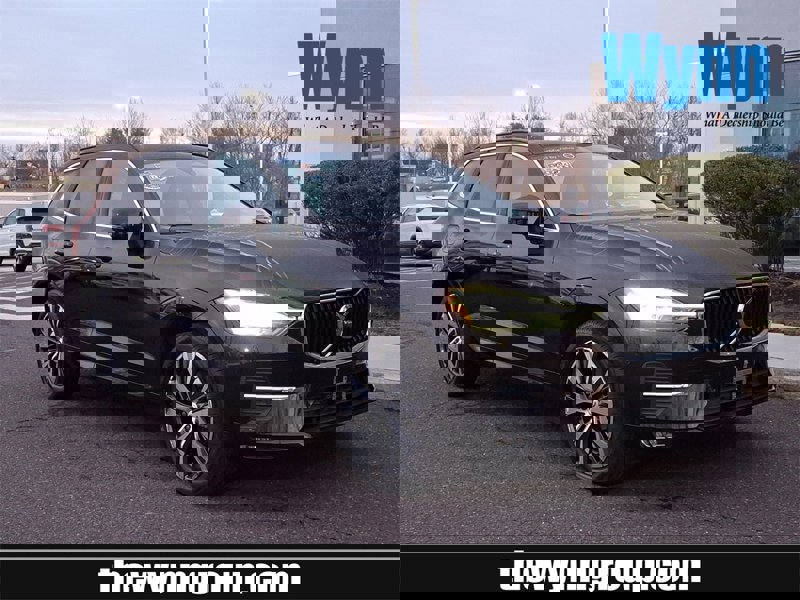 Certified 2022 Volvo XC60 B5 Momentum w/ Climate Package image 1