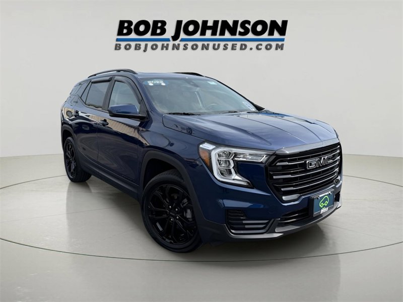 Certified 2022 GMC Terrain SLE image 1