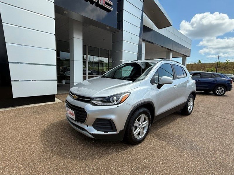 Certified 2022 Chevrolet Trax LT image 1