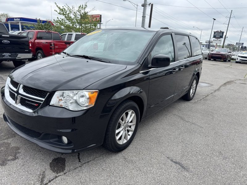 Used 2018 Dodge Grand Caravan SXT image 1
