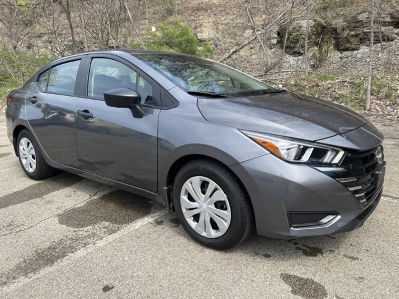 Certified 2023 Nissan Versa S w/ Trunk Package image 1