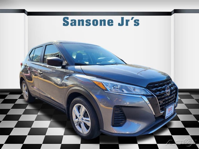 Certified 2022 Nissan Kicks S image 1