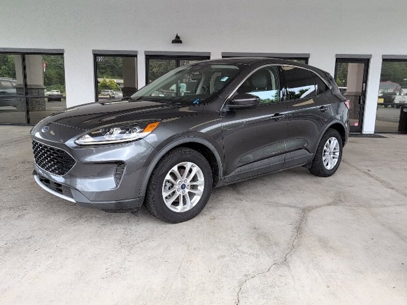 Used 2020 Ford Escape SE image 1