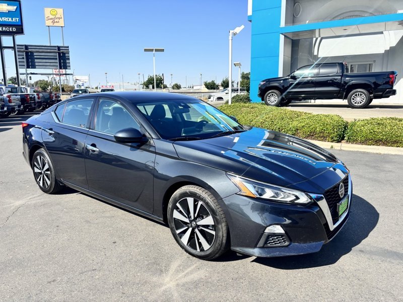 Used 2022 Nissan Altima 2.5 SV image 1