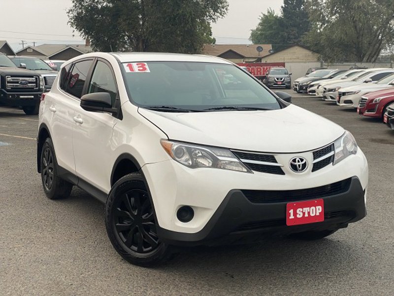 Used 2013 Toyota RAV4 LE image 1