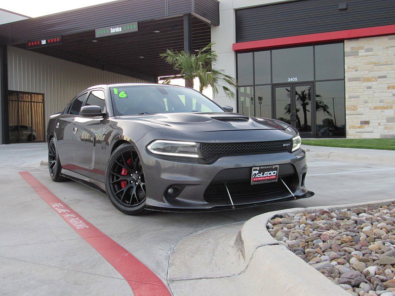 Used 2016 Dodge Charger SRT image 1
