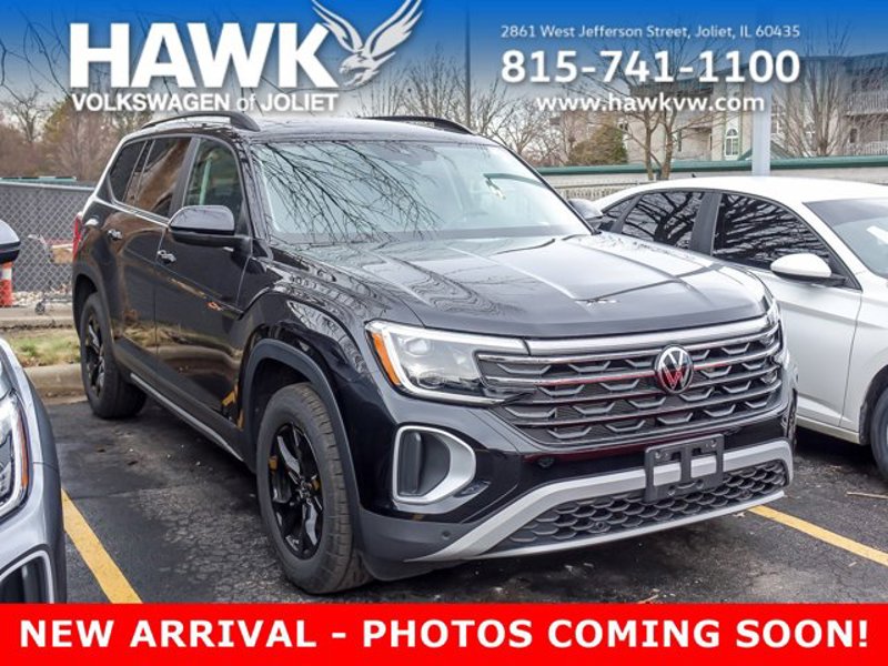 Certified 2024 Volkswagen Atlas Peak Edition SE image 1