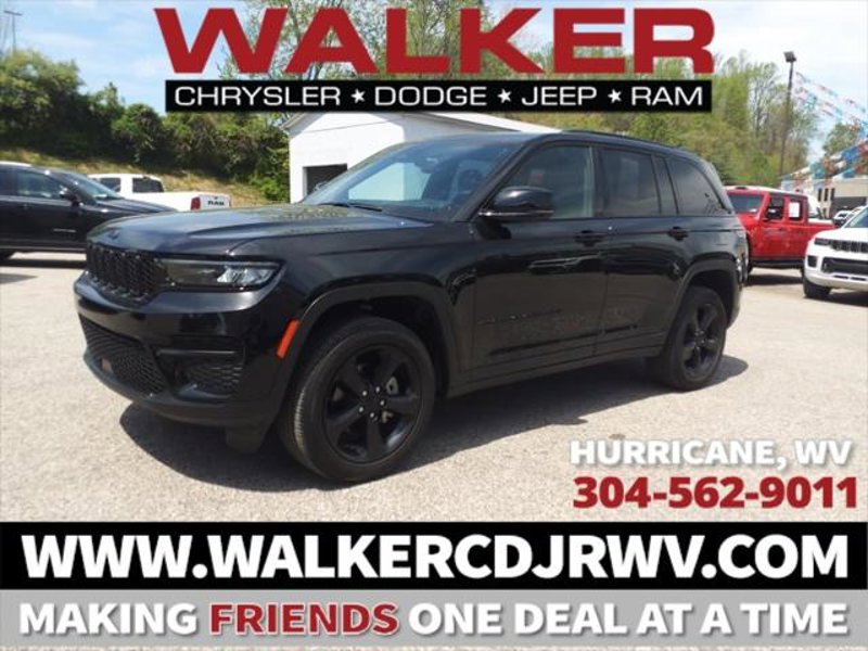 Certified 2023 Jeep Grand Cherokee Altitude image 1