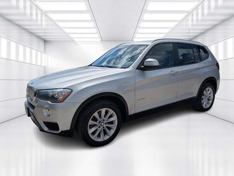 Used 2017 BMW X3 xDrive28i image 1