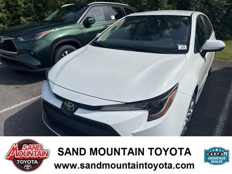 Used 2022 Toyota Corolla LE image 1