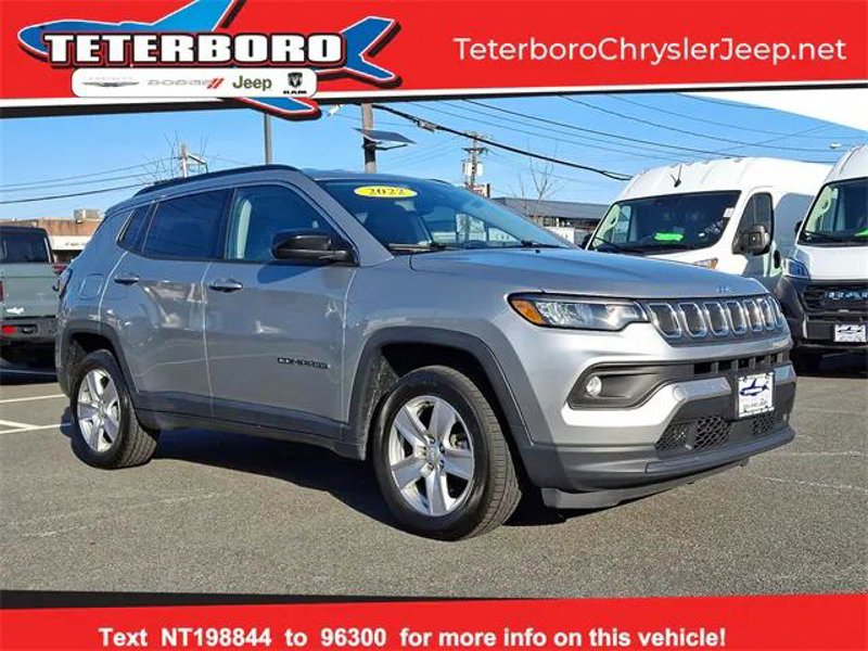 Certified 2022 Jeep Compass Latitude image 1