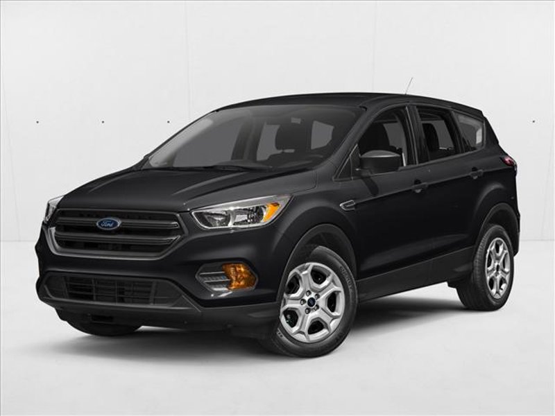 Used 2017 Ford Escape SE w/ SE Cold Weather Package image 1