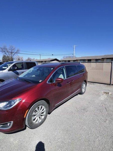 Used 2017 Chrysler Pacifica Touring-L image 1